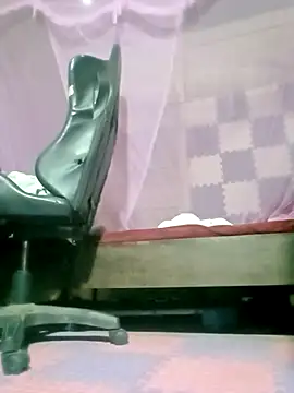 Surrilove online show from 04/09/26, 10:59