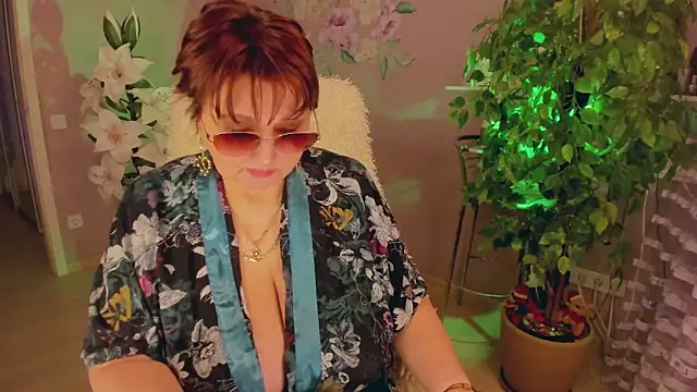 rebekkacharm online show from 09/27/25, 05:18