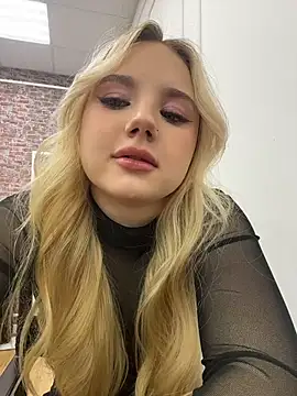 Sky Cutie online show from 12/20/25, 04:41