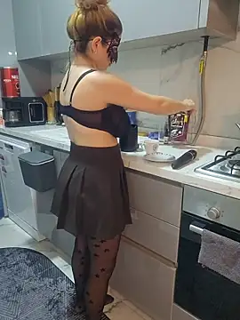 0gece0 online show from 11/17/25, 07:41