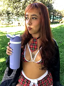 AliceMrtnz online show from 11/08/25, 08:29