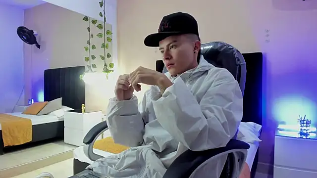 Nascary Fox online show from 11/02/25, 12:51