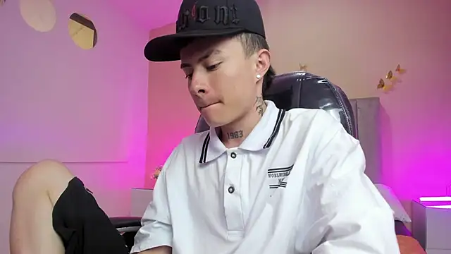 Nascary Fox online show from 03/31/26, 01:00