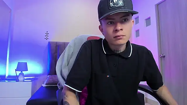 Nascary Fox online show from 04/19/26, 01:10