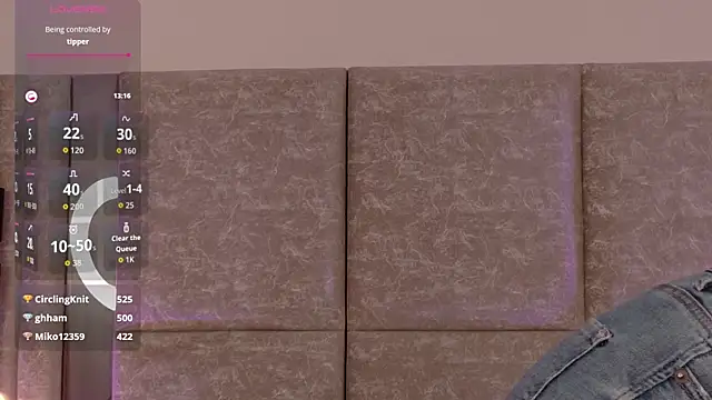 Martina-Roberts- online show from 11/01/25, 03:52