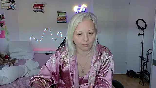 Linsy Kim online show from 04/05/26, 08:33