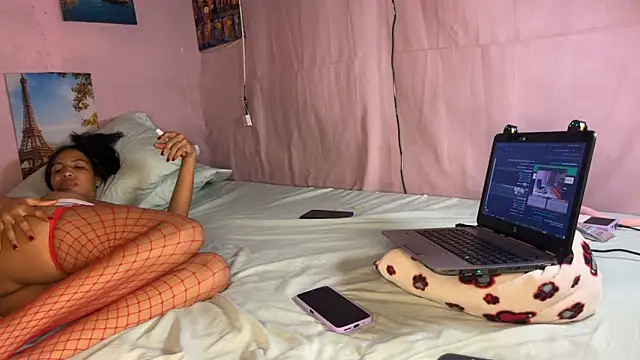 SpicyLolaX NightDrip online show from 10/24/25, 04:53