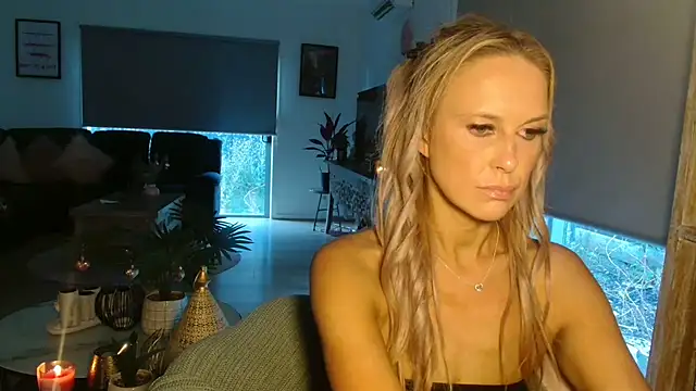 imyourgoodgirl69 online show from 02/16/26, 08:43