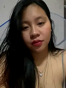 Snapshot of maianhcute chatting on 10/02/25, 12:34 maianhcute online show from 10/02/25, 12:34