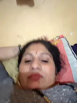 Snapshot of Rakhi99x chatting on 09/28/25, 04:45 Rakhi99x online show from 09/28/25, 04:45