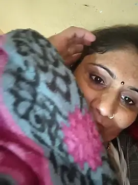 Snapshot of Rakhi99x chatting on 10/30/25, 04:52 Rakhi99x online show from 10/30/25, 04:52