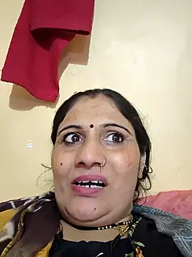 Snapshot of Rakhi99x chatting on 11/15/25, 02:02 Rakhi99x online show from 11/15/25, 02:02