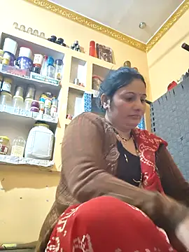 Snapshot of Rakhi99x chatting on 12/14/25, 04:18 Rakhi99x online show from 12/14/25, 04:18