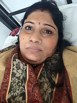 Snapshot of Rakhi99x chatting on 12/16/25, 04:06 Rakhi99x online show from 12/16/25, 04:06