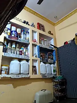 Snapshot of Rakhi99x chatting on 12/17/25, 04:40 Rakhi99x online show from 12/17/25, 04:40