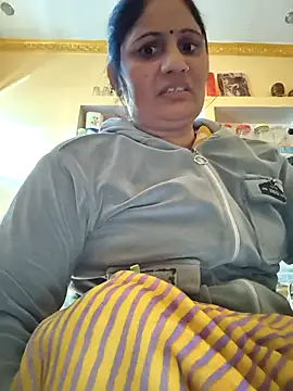 Snapshot of Rakhi99x chatting on 12/20/25, 09:49 Rakhi99x online show from 12/20/25, 09:49