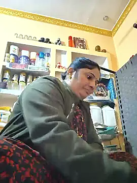 Snapshot of Rakhi99x chatting on 12/22/25, 04:42 Rakhi99x online show from 12/22/25, 04:42