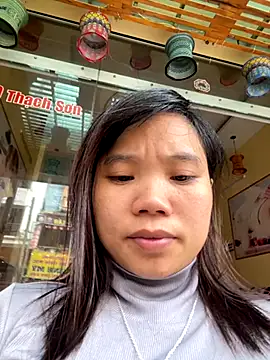 Snapshot of Ngoc-bbi chatting on 09/17/25, 06:04 Ngoc-bbi online show from 09/17/25, 06:04