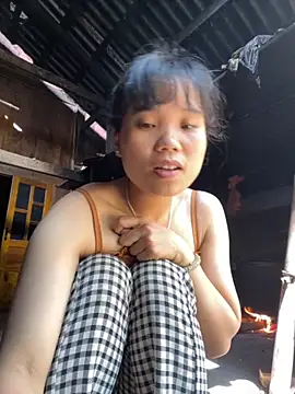 Snapshot of Ngoc-bbi chatting on 09/23/25, 06:05 Ngoc-bbi online show from 09/23/25, 06:05