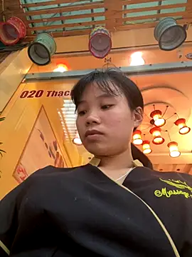 Snapshot of Ngoc-bbi chatting on 09/28/25, 05:02 Ngoc-bbi online show from 09/28/25, 05:02