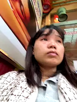 Snapshot of Ngoc-bbi chatting on 09/30/25, 05:12 Ngoc-bbi online show from 09/30/25, 05:12