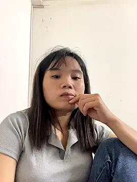 Snapshot of Ngoc-bbi chatting on 09/30/25, 05:18 Ngoc-bbi online show from 09/30/25, 05:18