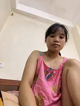 Snapshot of Ngoc-bbi chatting on 10/04/25, 11:08 Ngoc-bbi online show from 10/04/25, 11:08