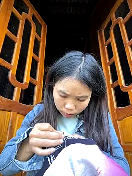 Ngoc-bbi online show from 11/23/25, 12:54