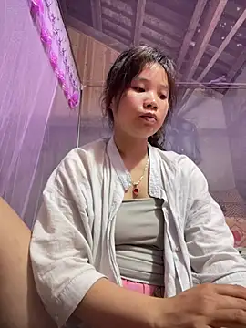 Snapshot of Ngoc-bbi chatting on 04/23/26, 12:51 Ngoc-bbi online show from 04/23/26, 12:51