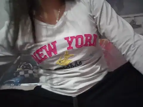 Snapshot of Ngoc-bbi chatting on 06/30/26, 04:08 Ngoc-bbi online show from 06/30/26, 04:08