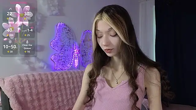 KiraGlam online show from 09/27/25, 10:42