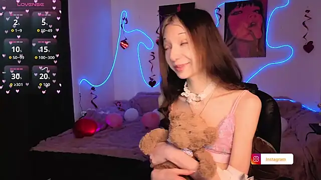 KiraGlam online show from 03/30/26, 07:09