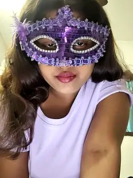 Snapshot of karina_0099 chatting on 11/10/25, 06:01 karina 0099 online show from 11/10/25, 06:01