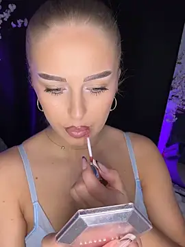 AubrieleRouj1 online show from 03/03/26, 05:19