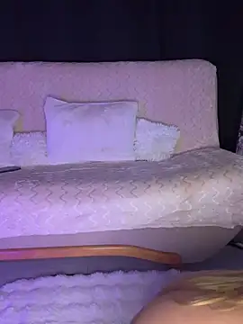 AubrieleRouj1 online show from 04/04/26, 04:59