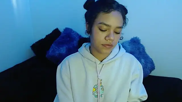 Canela s1 online show from 11/30/25, 04:33