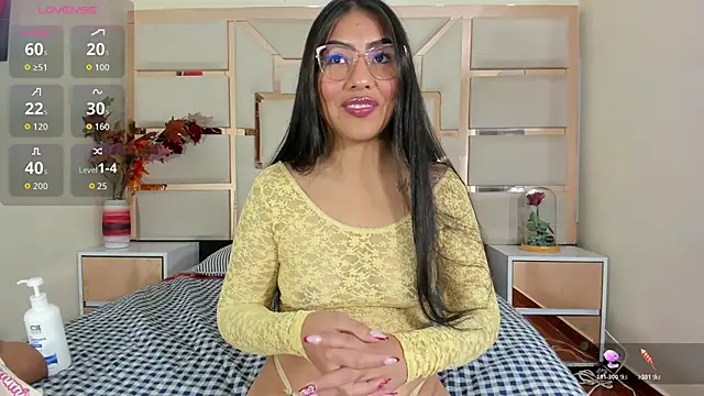 luna maisonn online show from 06/27/26, 01:17