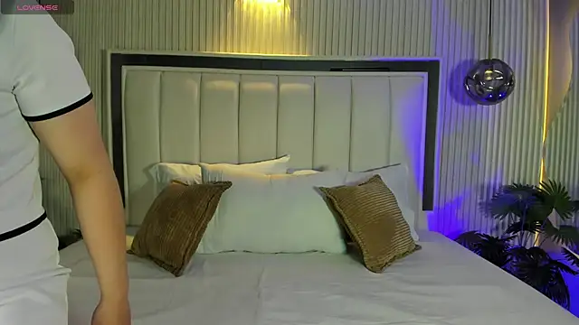 MariathLittle online show from 10/24/25, 05:20