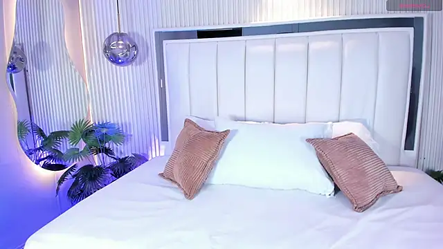 MariathLittle online show from 10/28/25, 05:37