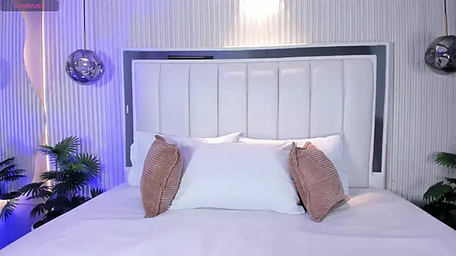 MariathLittle online show from 11/24/25, 05:34