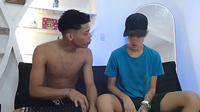 PRETTY FEM online show from 11/04/25, 07:35