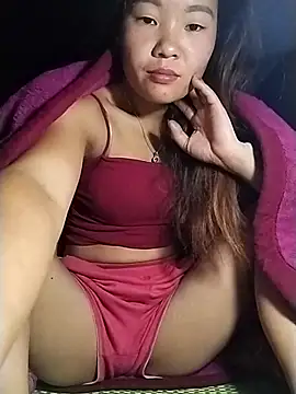 lylylove online show from 10/30/25, 08:42