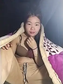 lylylove online show from 11/28/25, 10:07