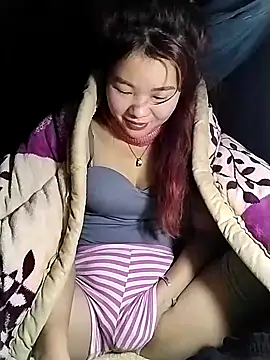 lylylove online show from 12/21/25, 08:16