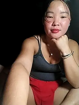 Snapshot of lylylove chatting on 07/19/26, 01:26 lylylove online show from 07/19/26, 01:26