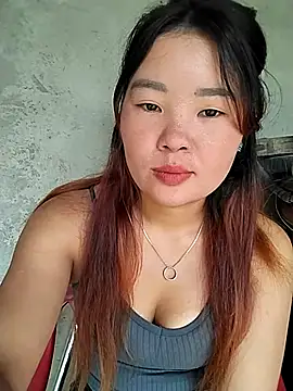 Snapshot of lylylove chatting on 07/20/26, 01:42 lylylove online show from 07/20/26, 01:42