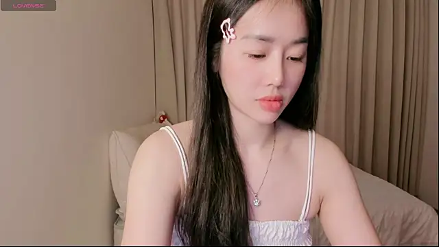 Snapshot of strawberry-ni chatting on 10/11/25, 10:03 strawberry-ni online show from 10/11/25, 10:03