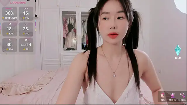 Snapshot of strawberry-ni chatting on 10/14/25, 04:13 strawberry-ni online show from 10/14/25, 04:13