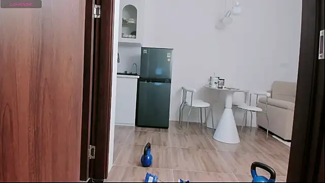 Snapshot of strawberry-ni chatting on 10/19/25, 10:16 strawberry-ni online show from 10/19/25, 10:16