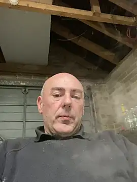Snapshot of Richmcgee chatting on 03/08/26, 08:23 Richmcgee online show from 03/08/26, 08:23